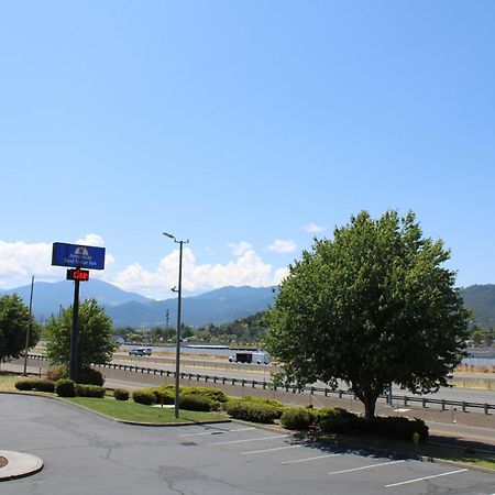 Americas Best Value Inn Phoenix Medford Dış mekan fotoğraf