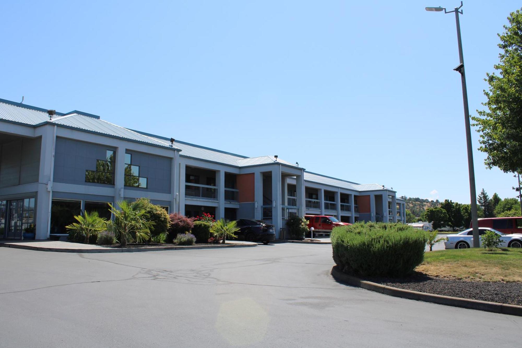 Americas Best Value Inn Phoenix Medford Dış mekan fotoğraf